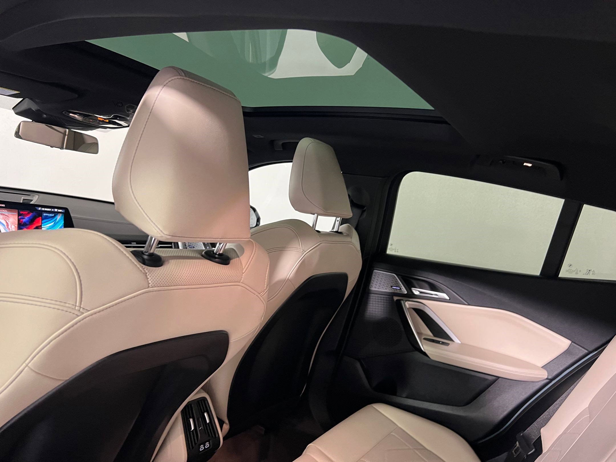 Used 2025 BMW X2 xDrive28i w/ Premium Package image 33