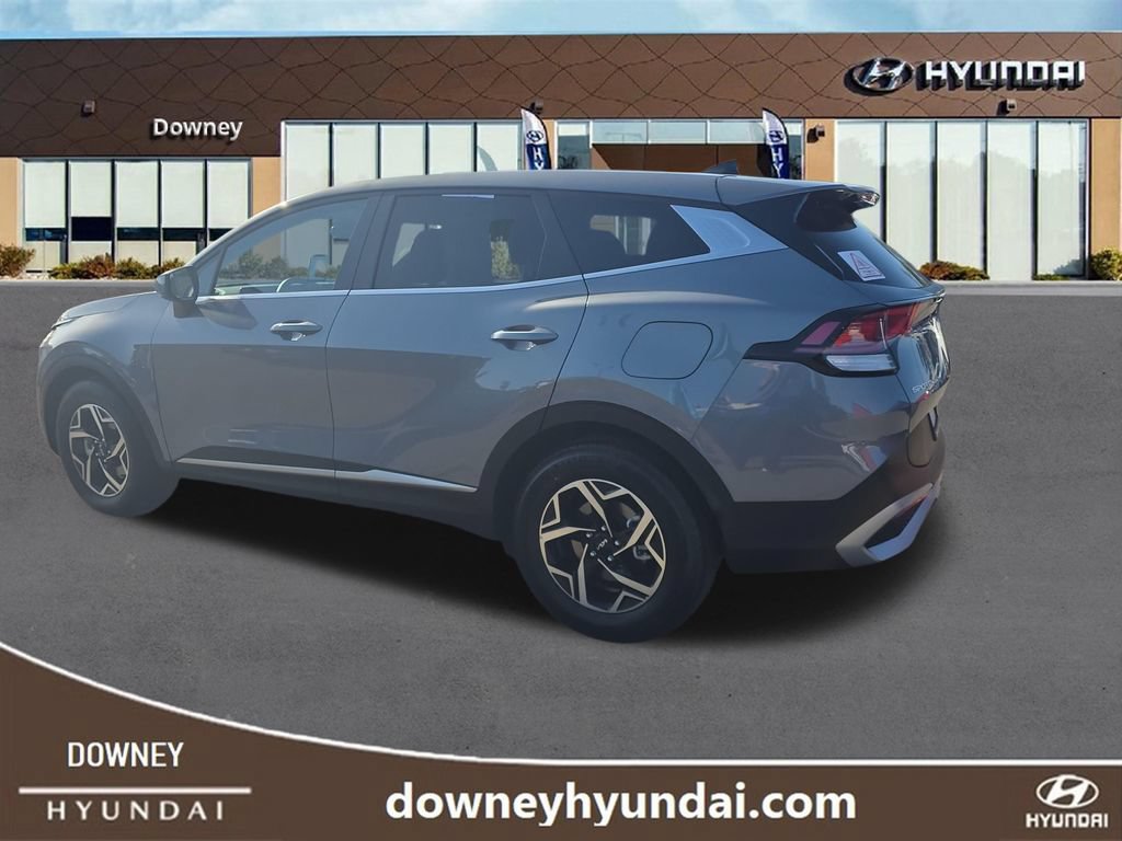 Used 2025 Kia Sportage LX FWD image 3