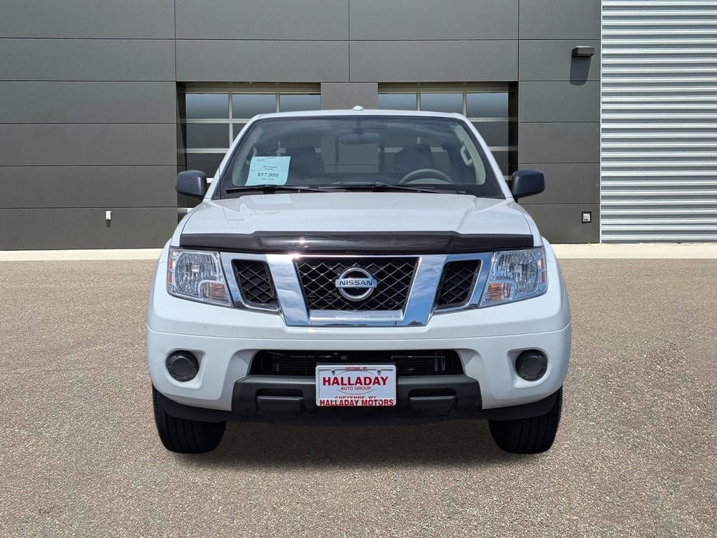 Used 2017 Nissan Frontier SV RWD image 2