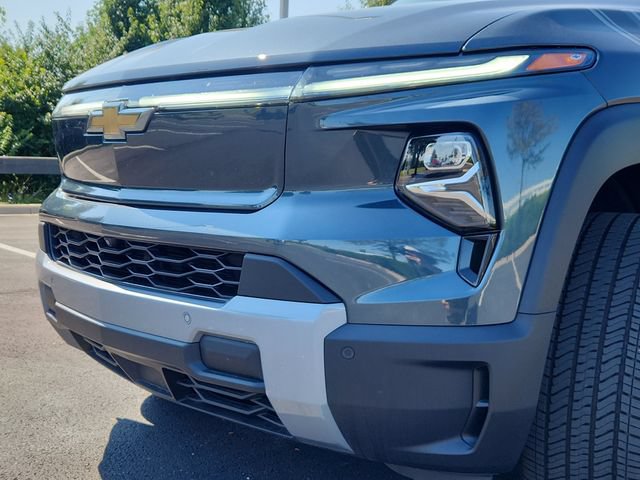 New 2026 Chevrolet Silverado EV LT w/ Plus Package AWD/4WD image 10
