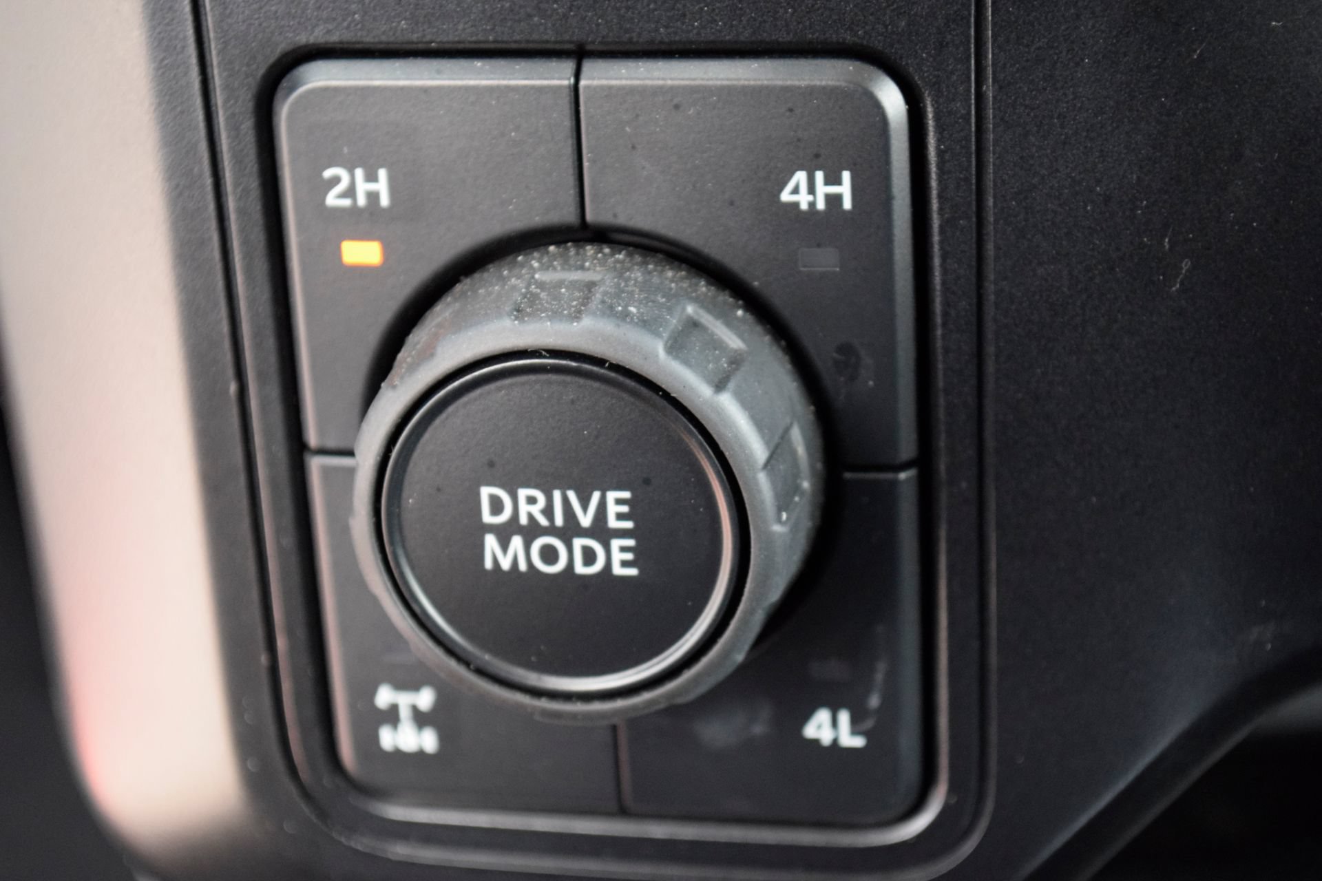 Used 2024 Ford F250 Lariat w/ Black Appearance Package AWD/4WD image 11