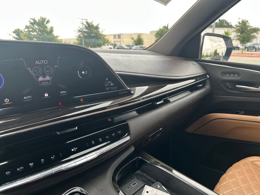 Used 2021 Cadillac Escalade ESV Sport RWD image 21