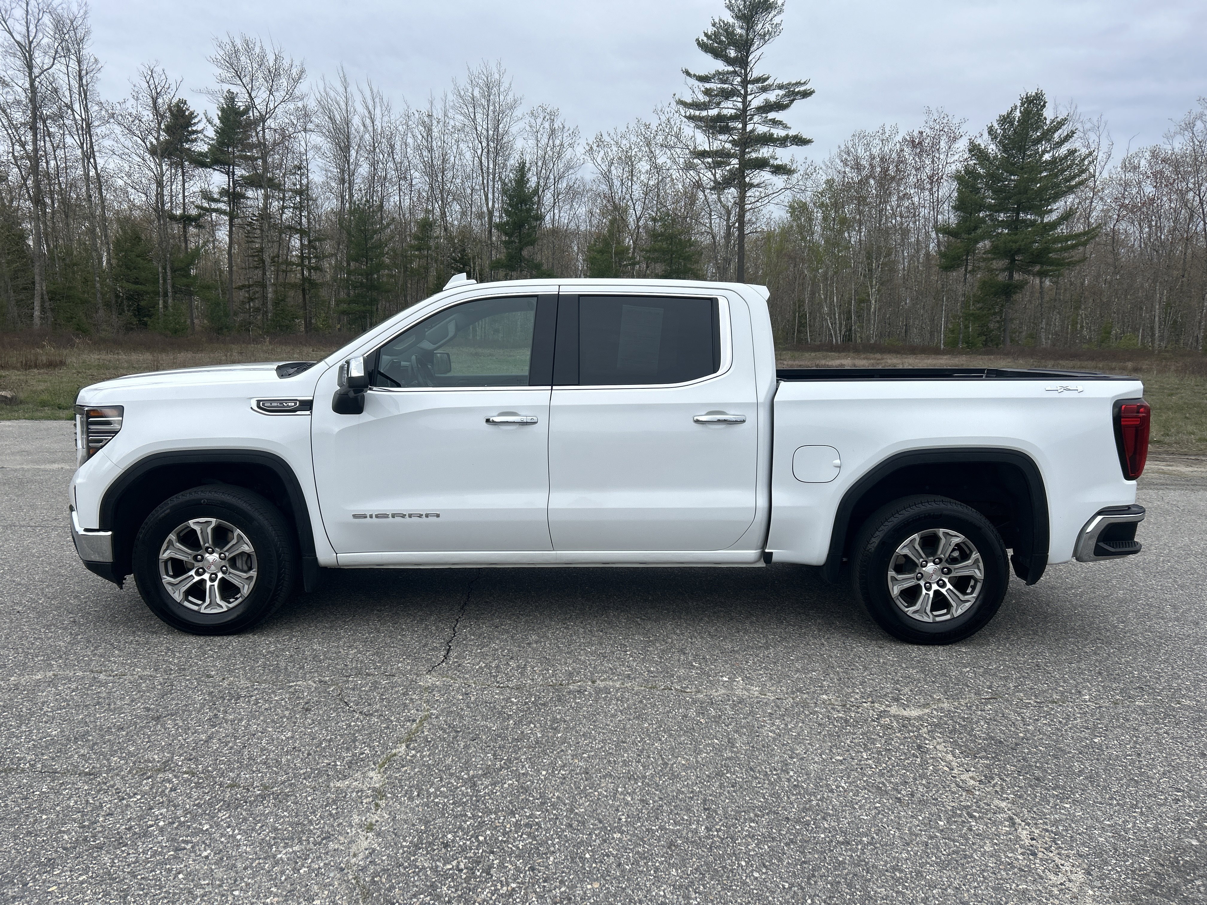 Used 2025 GMC Sierra 1500 SLT AWD/4WD image 7