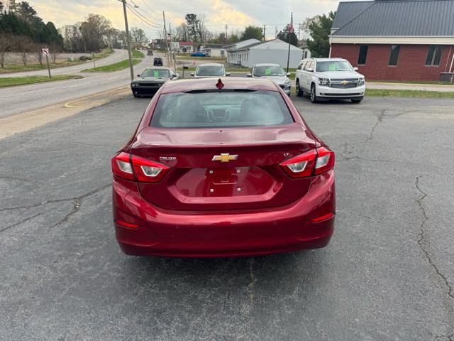 Used 2019 Chevrolet Cruze LT w/ Convenience Package FWD image 4