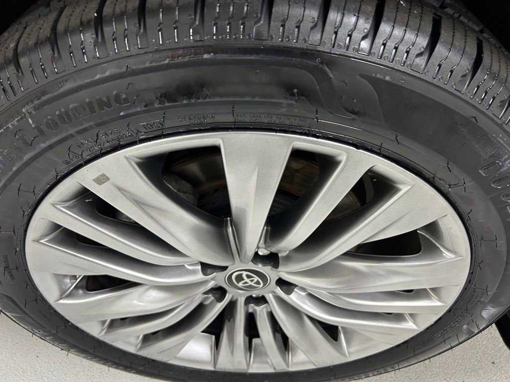 Used 2024 Toyota Highlander Platinum image 10