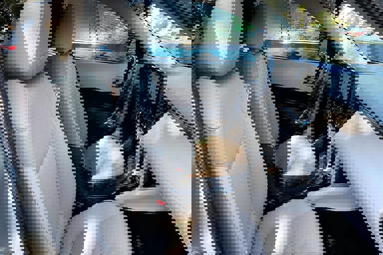 Used 2023 Toyota Corolla Cross L image 9