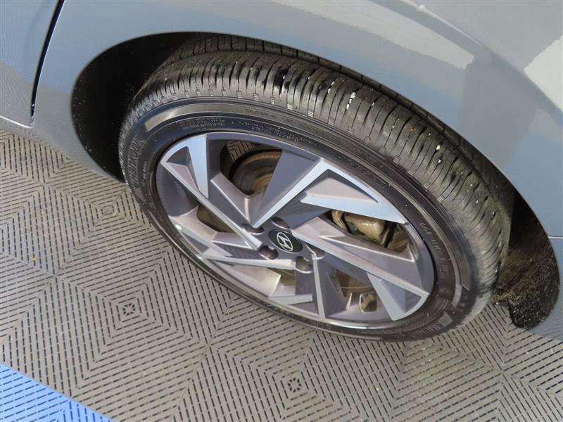 Used 2025 Hyundai Elantra SEL FWD image 7