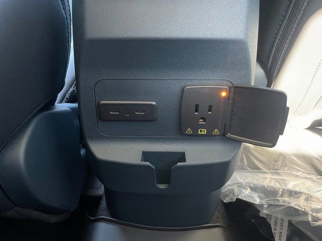 New 2025 Ford Maverick Lobo image 12