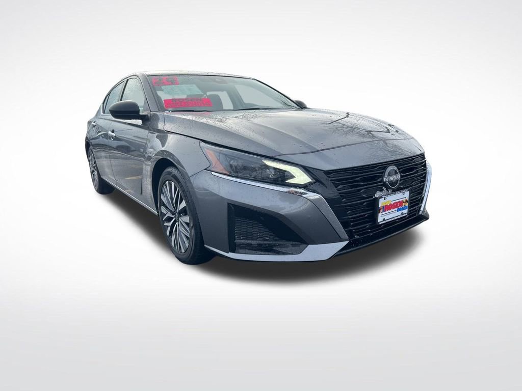 Certified 2024 Nissan Altima 2.5 SV image 3