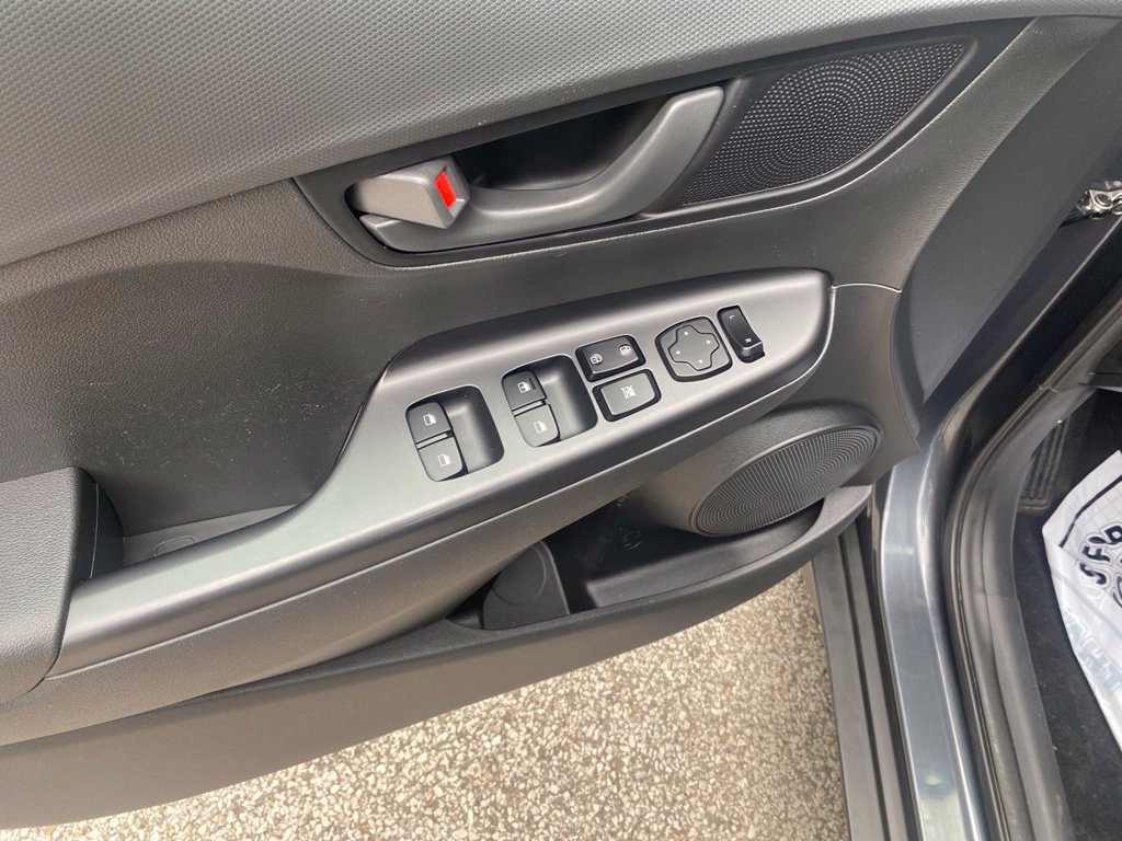 Used 2018 Hyundai Kona SE AWD/4WD image 11