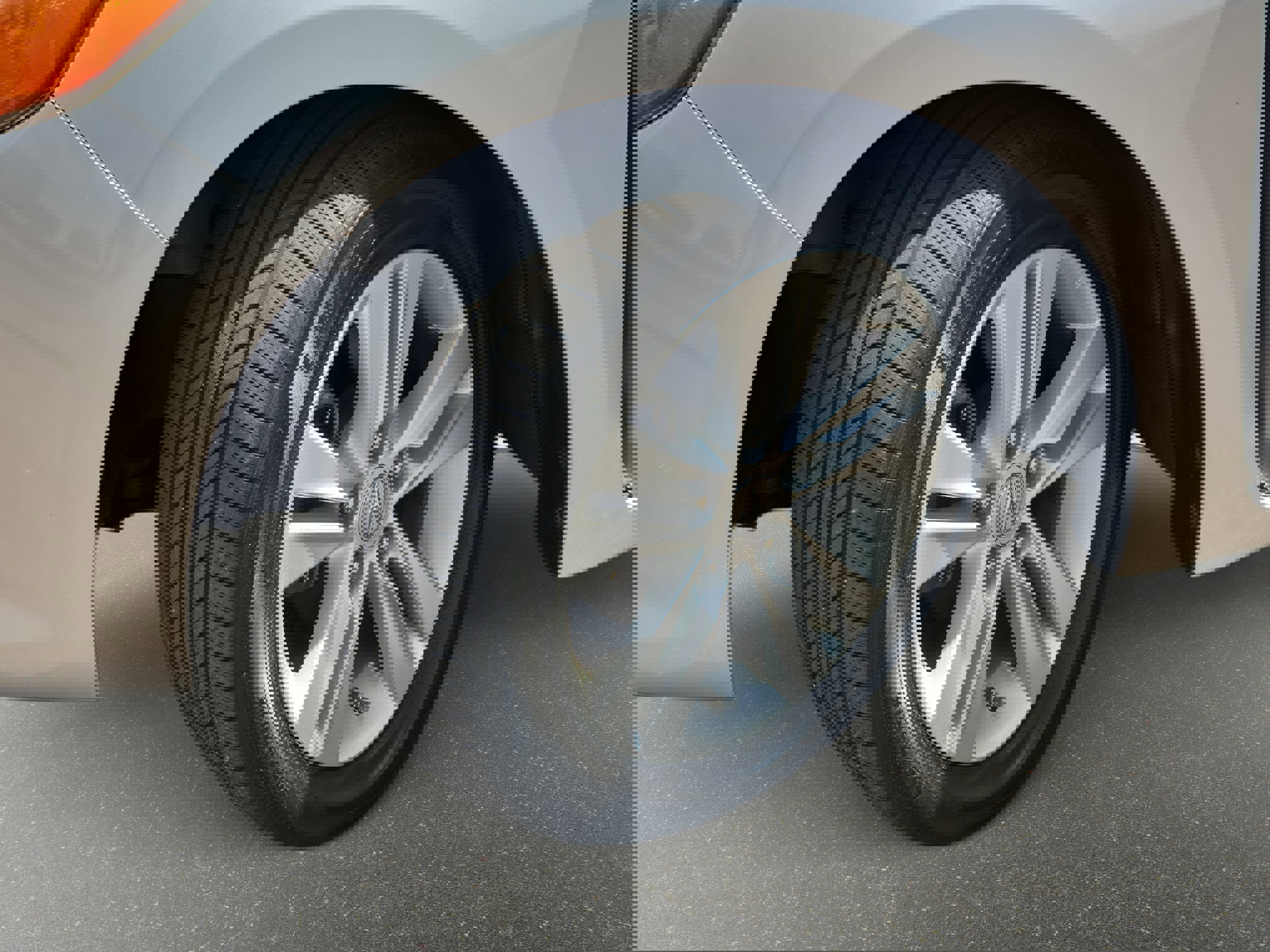 Used 2013 Acura ILX Hybrid w/ Technology Package image 29