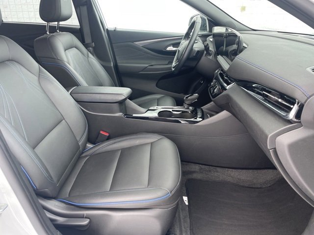 Used 2025 Buick Envista Sport Touring image 15