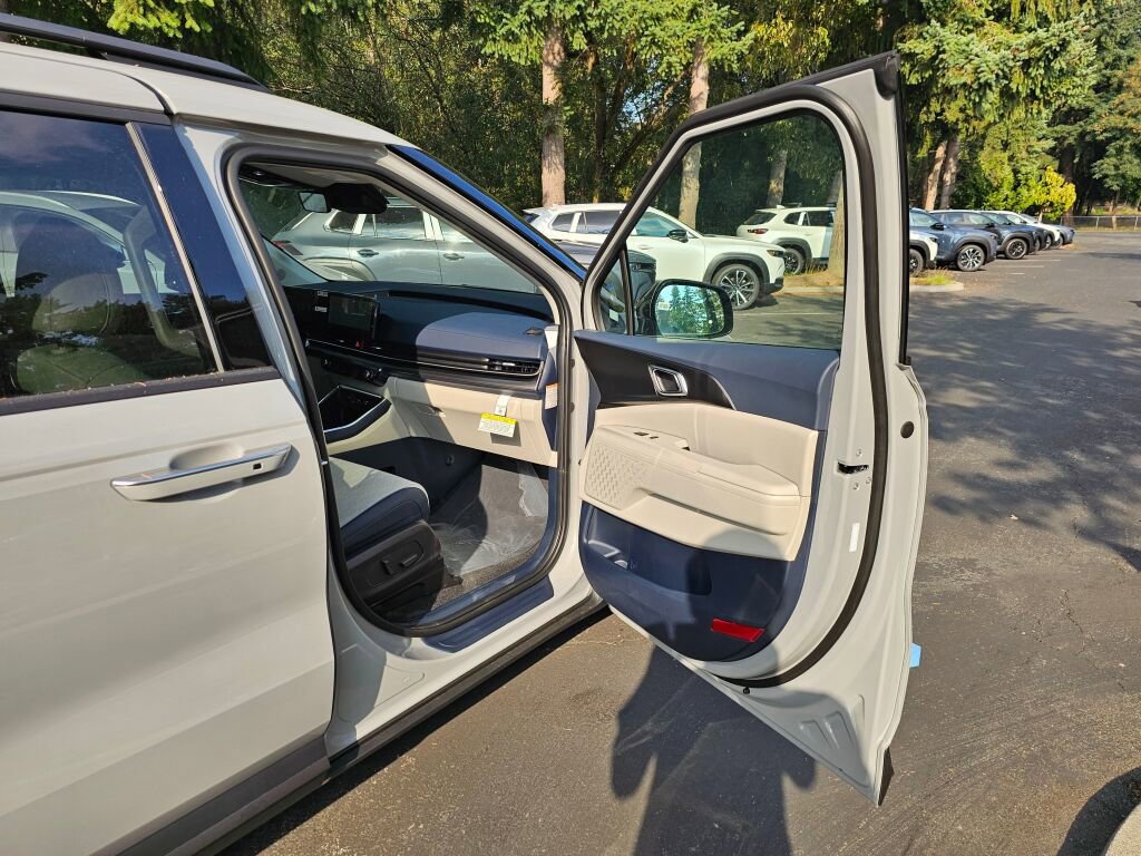 New 2026 Kia Carnival SX w/ SX Dark Edition Package image 32