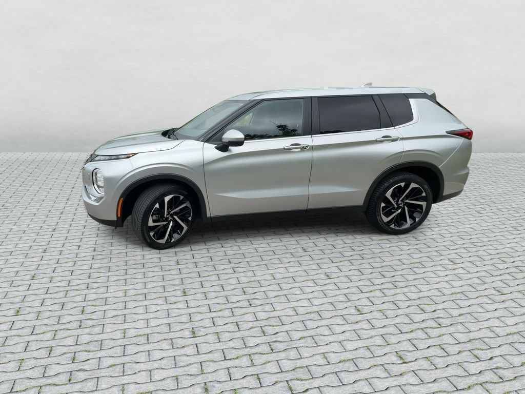 Used 2024 Mitsubishi Outlander SE AWD/4WD image 5