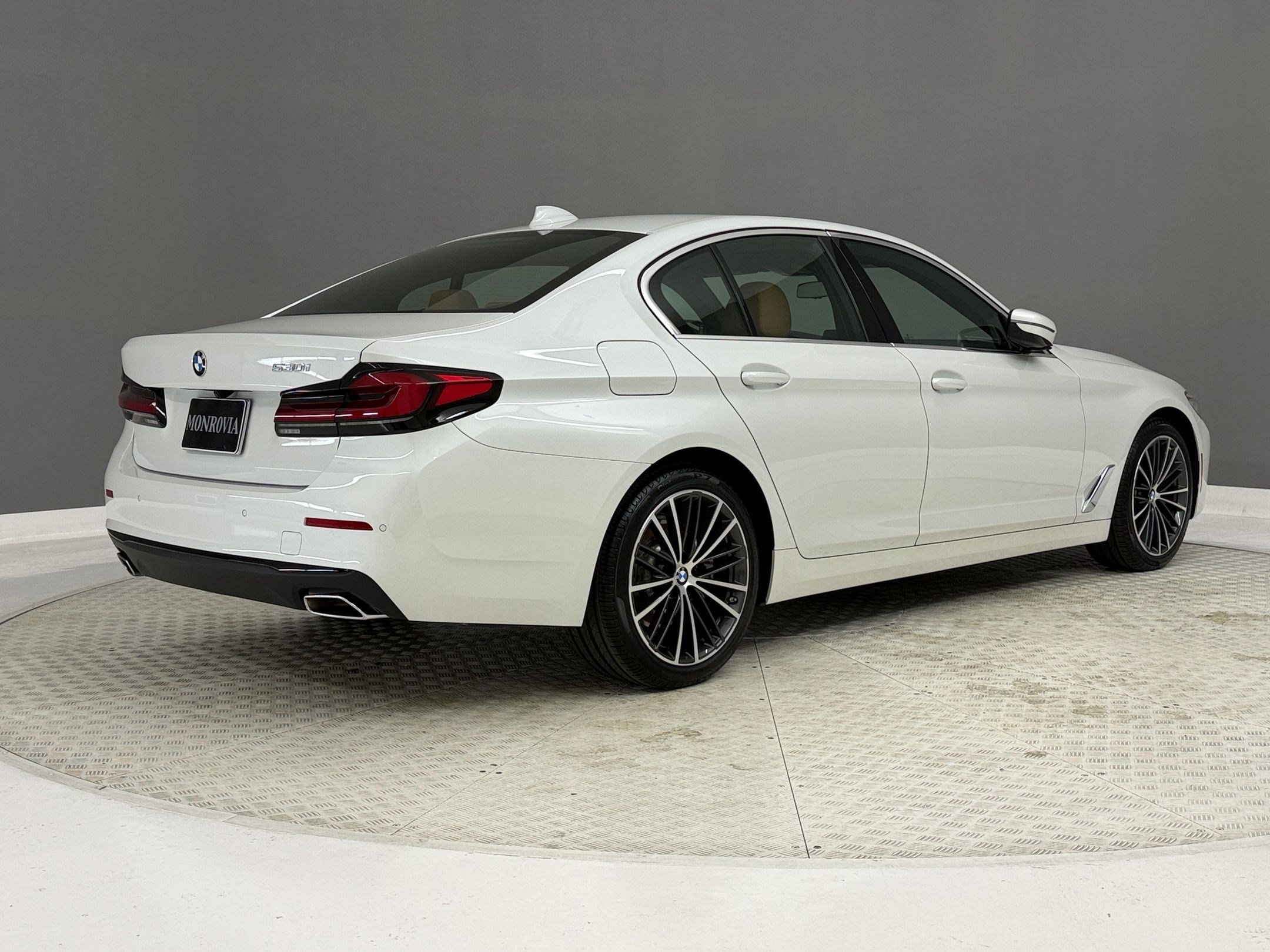 Certified 2023 BMW 530i w/ Premium Package RWD image 9