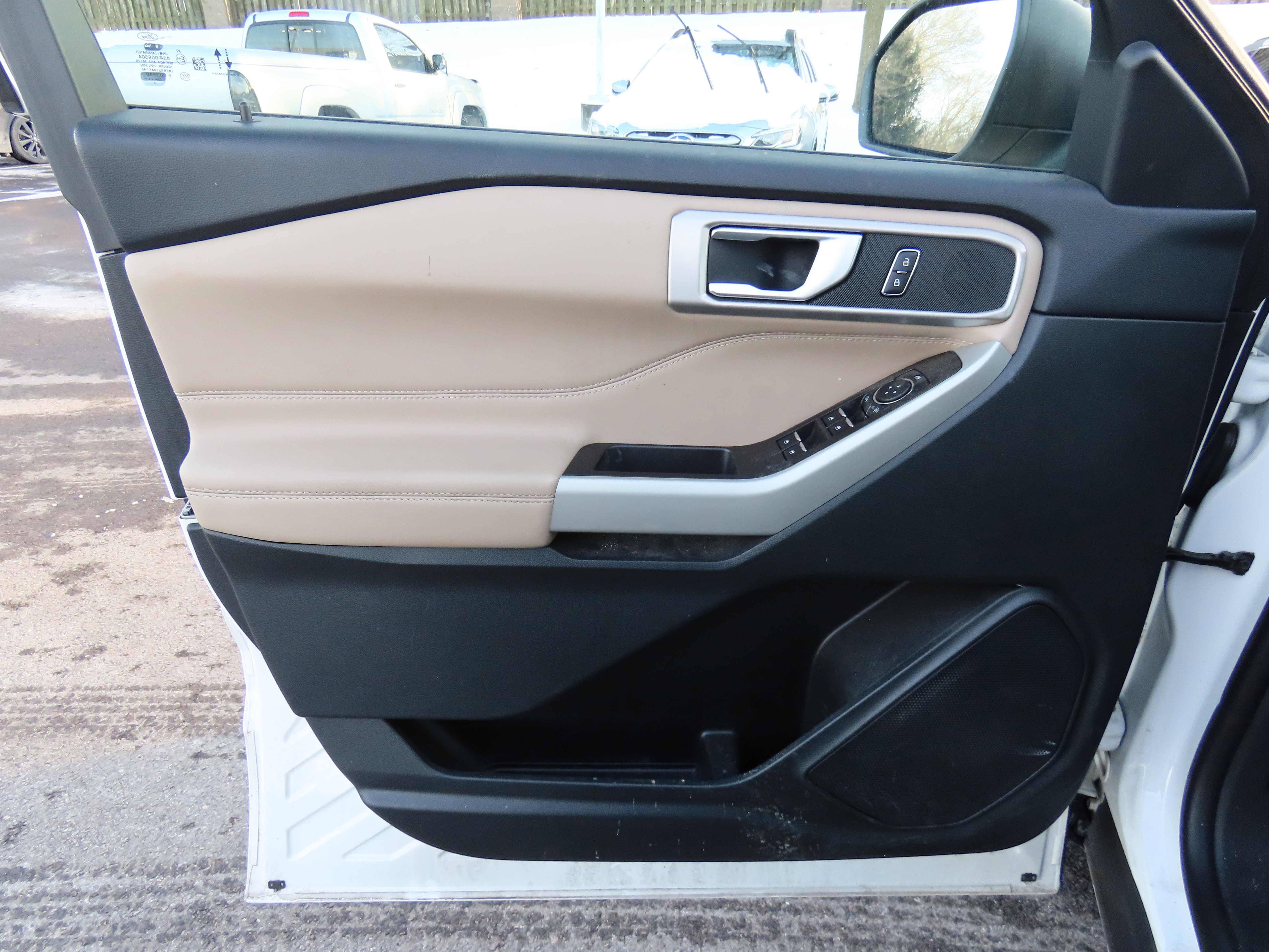 Used 2023 Ford Explorer XLT w/ Equipment Group 202A image 21