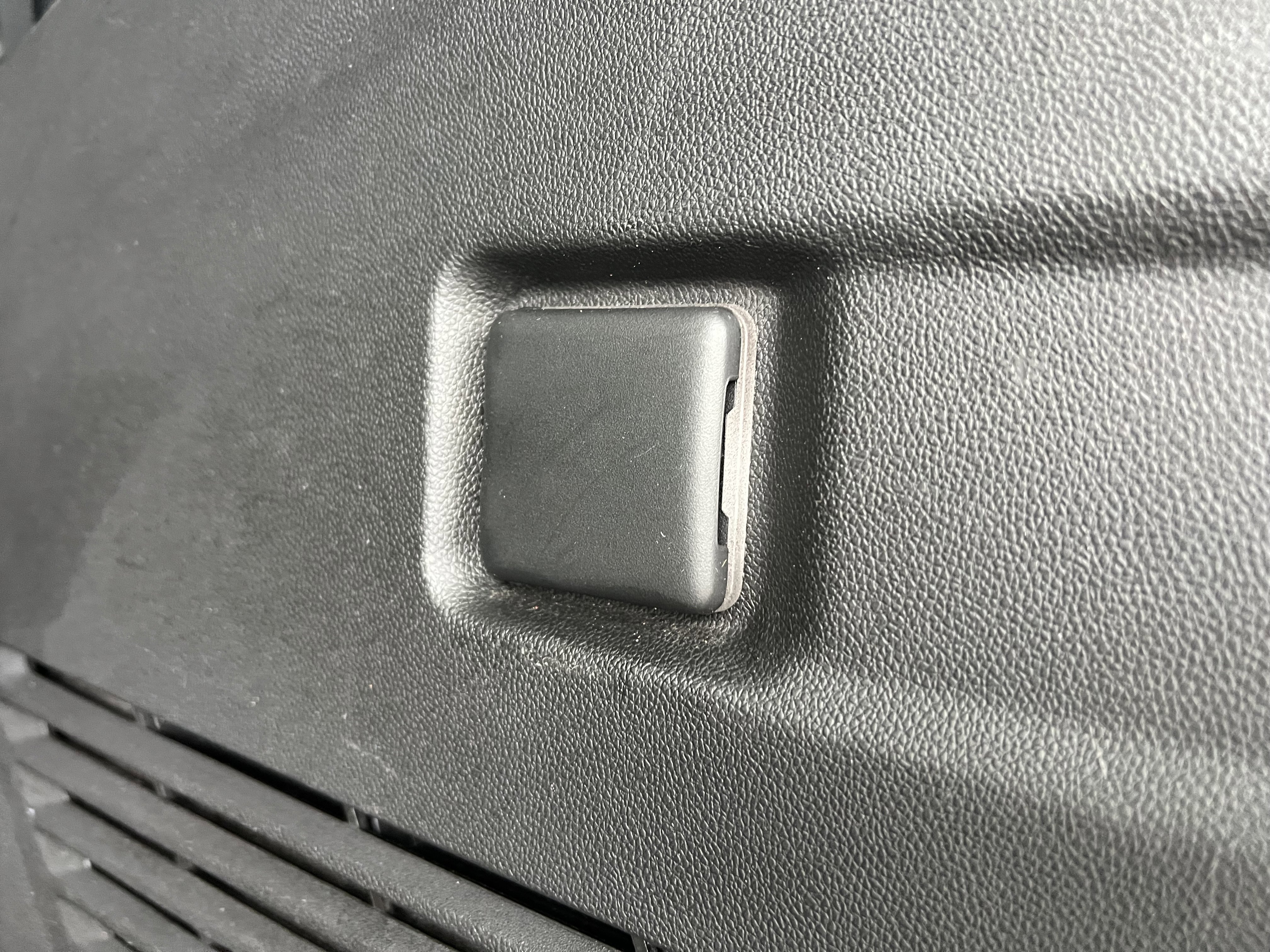 Certified 2023 Chevrolet Suburban RST image 11