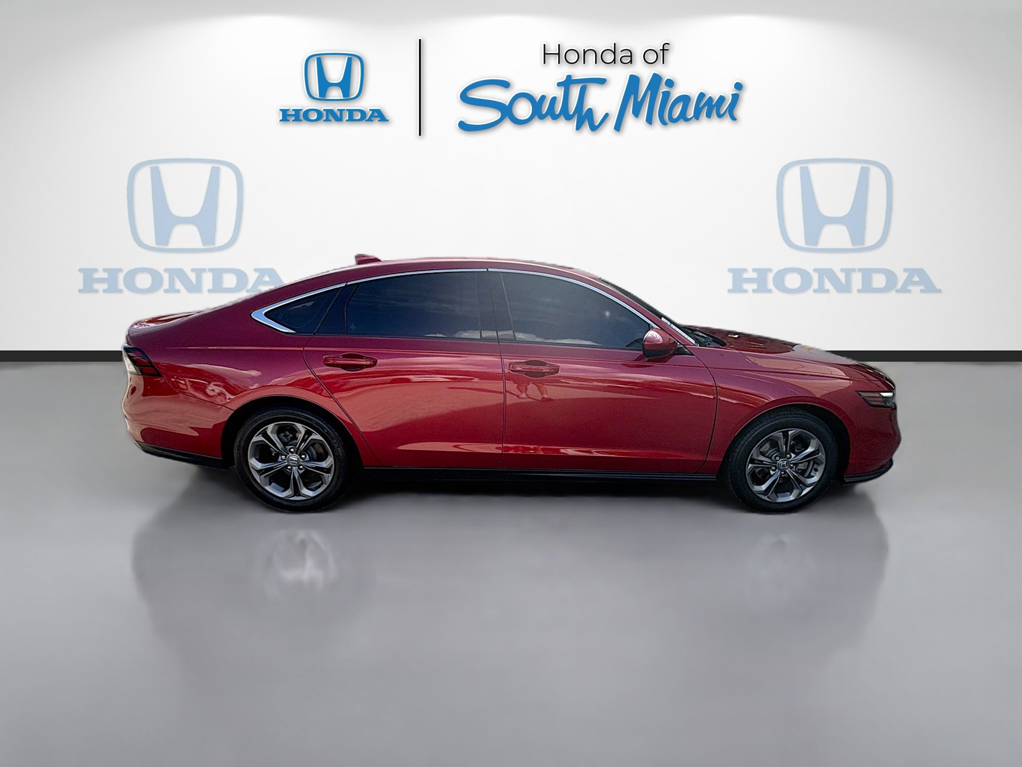 Used 2023 Honda Accord EX image 8