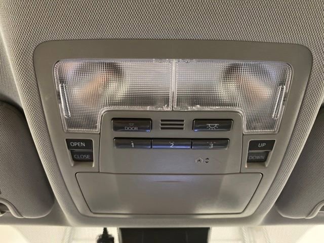 Used 2019 Toyota Highlander SE image 27