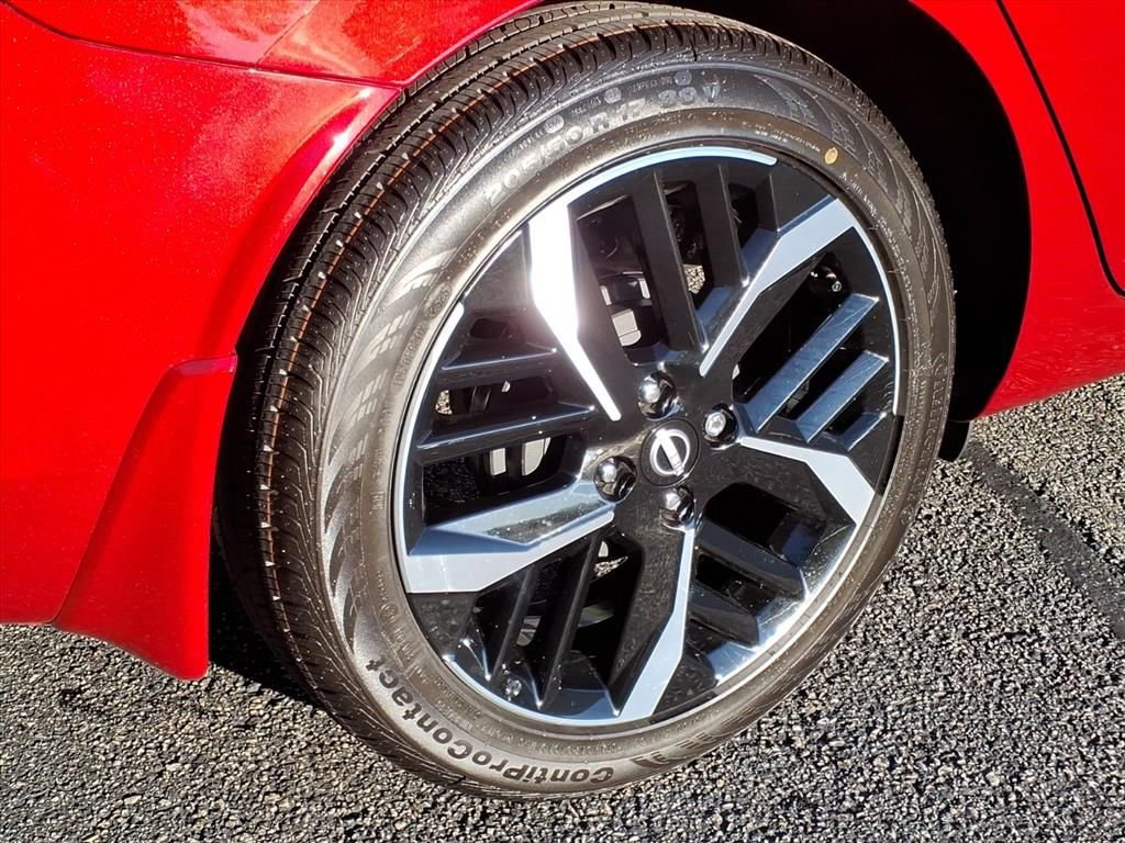 New 2025 Nissan Versa SR w/ Trunk Package image 6