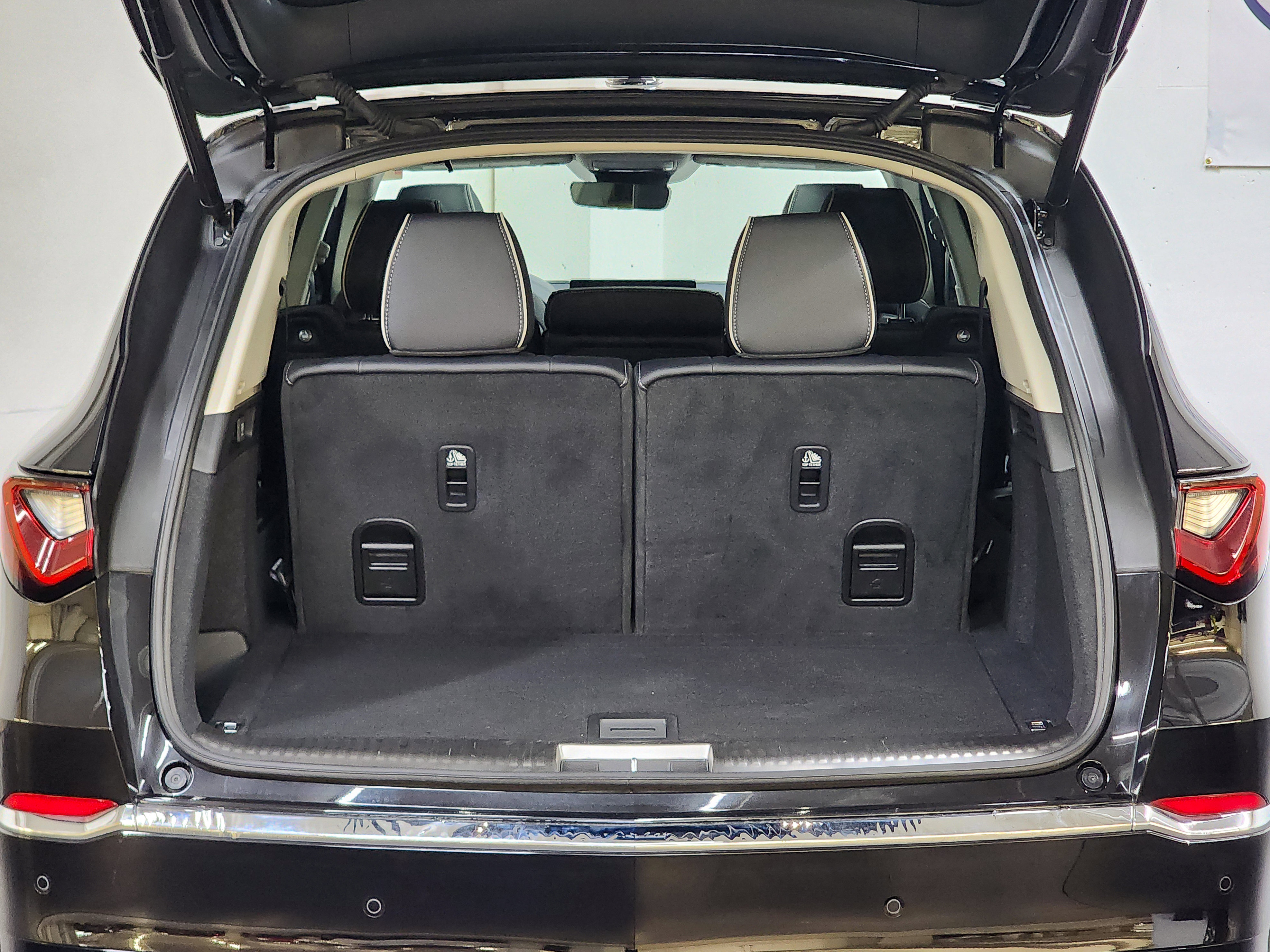 Certified 2026 Acura MDX SH-AWD w/ Advance Package image 9