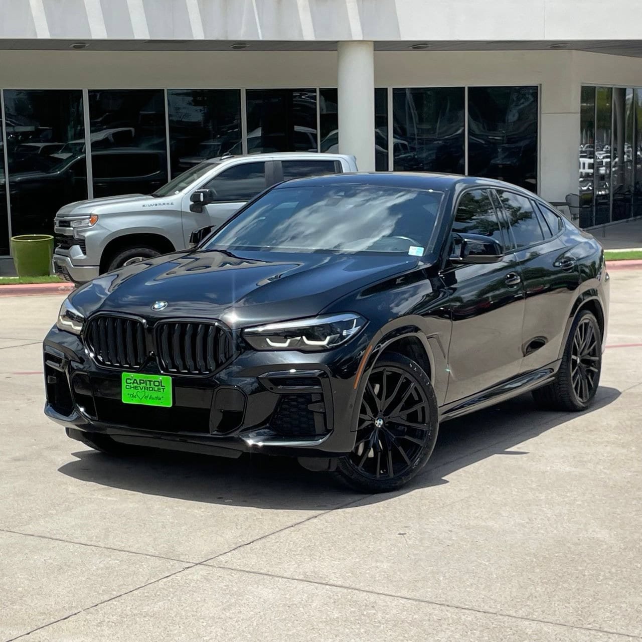 Used 2023 BMW X6 M50i w/ Parking Assistance Package AWD/4WD image 11