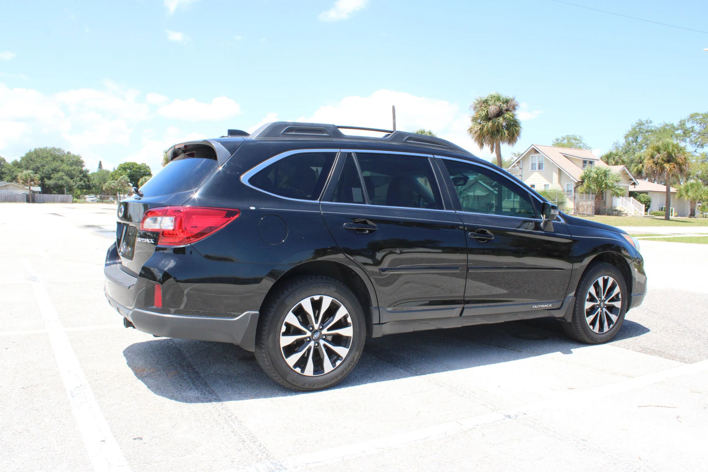 Used 2016 Subaru Outback 2.5i Limited AWD/4WD image 11