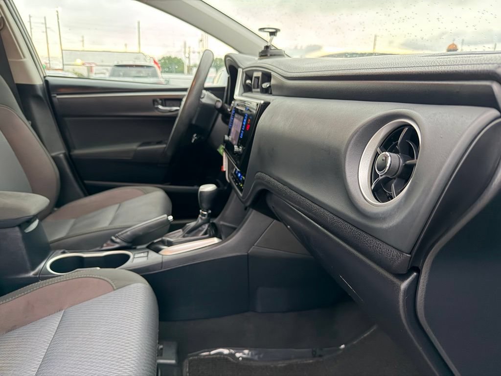 Used 2018 Toyota Corolla LE FWD image 24
