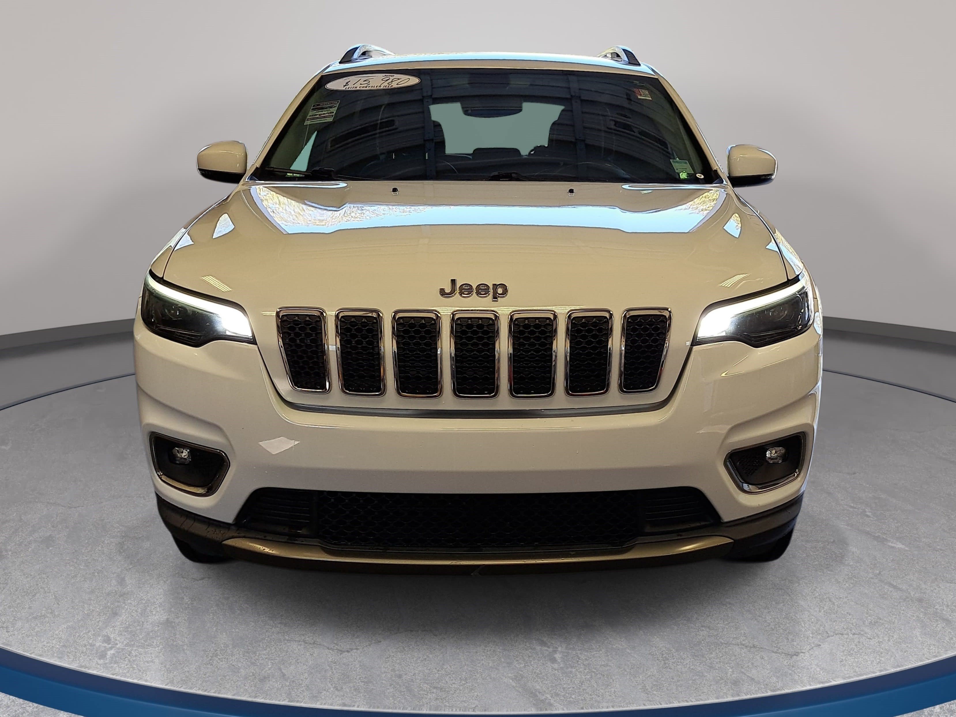 Used 2019 Jeep Cherokee Limited AWD/4WD image 2