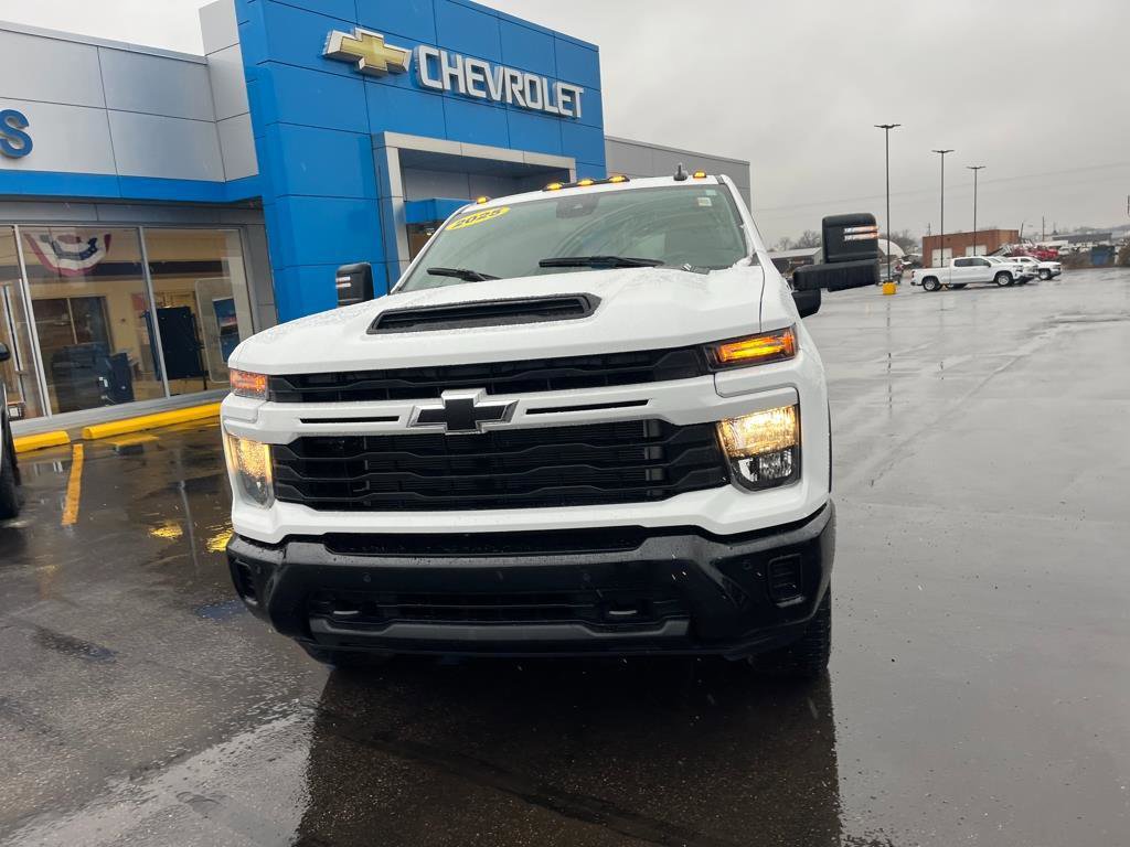 Used 2025 Chevrolet Silverado 2500 Custom w/ Custom Value Package image 8