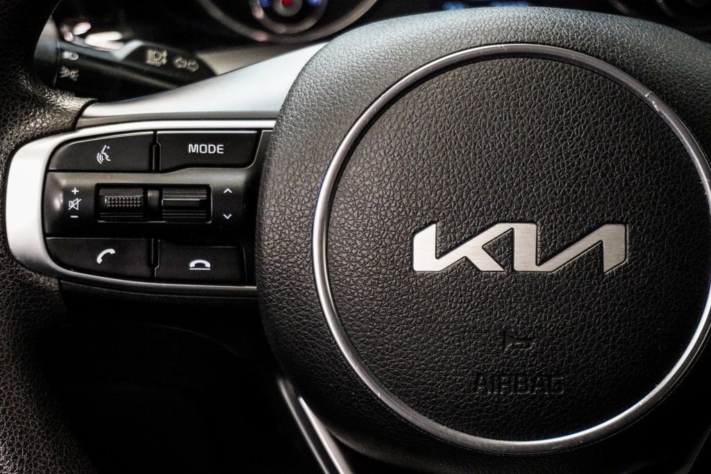 Used 2022 Kia K5 LX image 15