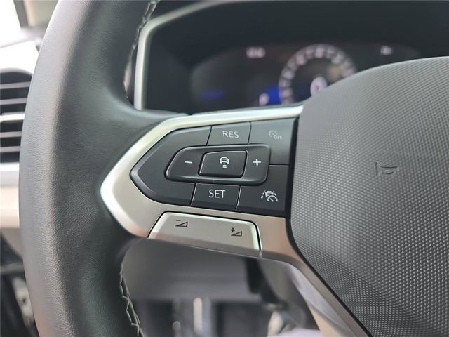 Used 2025 Volkswagen Taos SE image 24