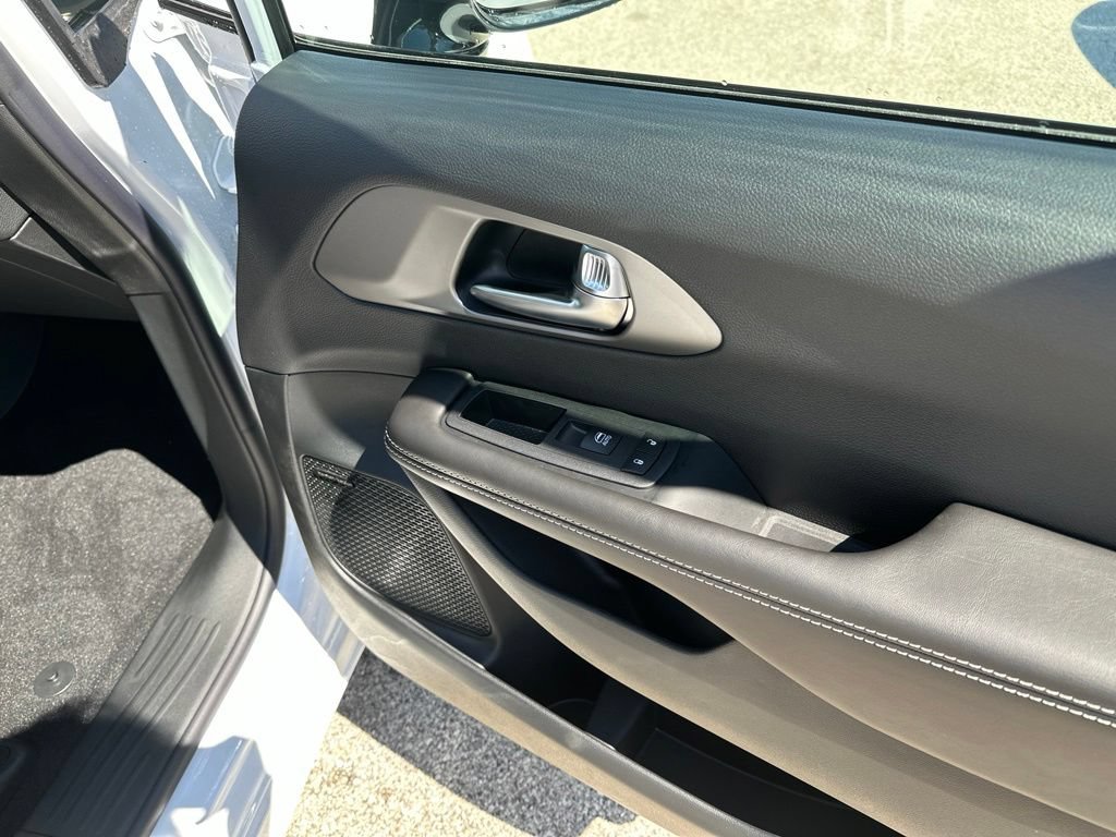 New 2027 Chrysler Pacifica Limited FWD image 13