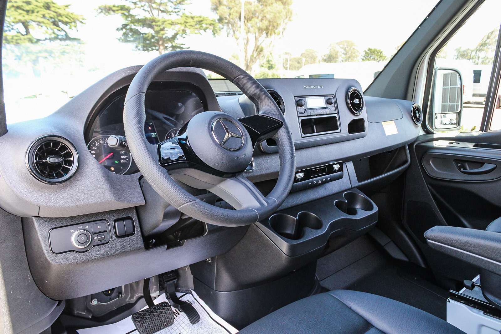 New 2025 Mercedes-Benz Sprinter 2500 image 12
