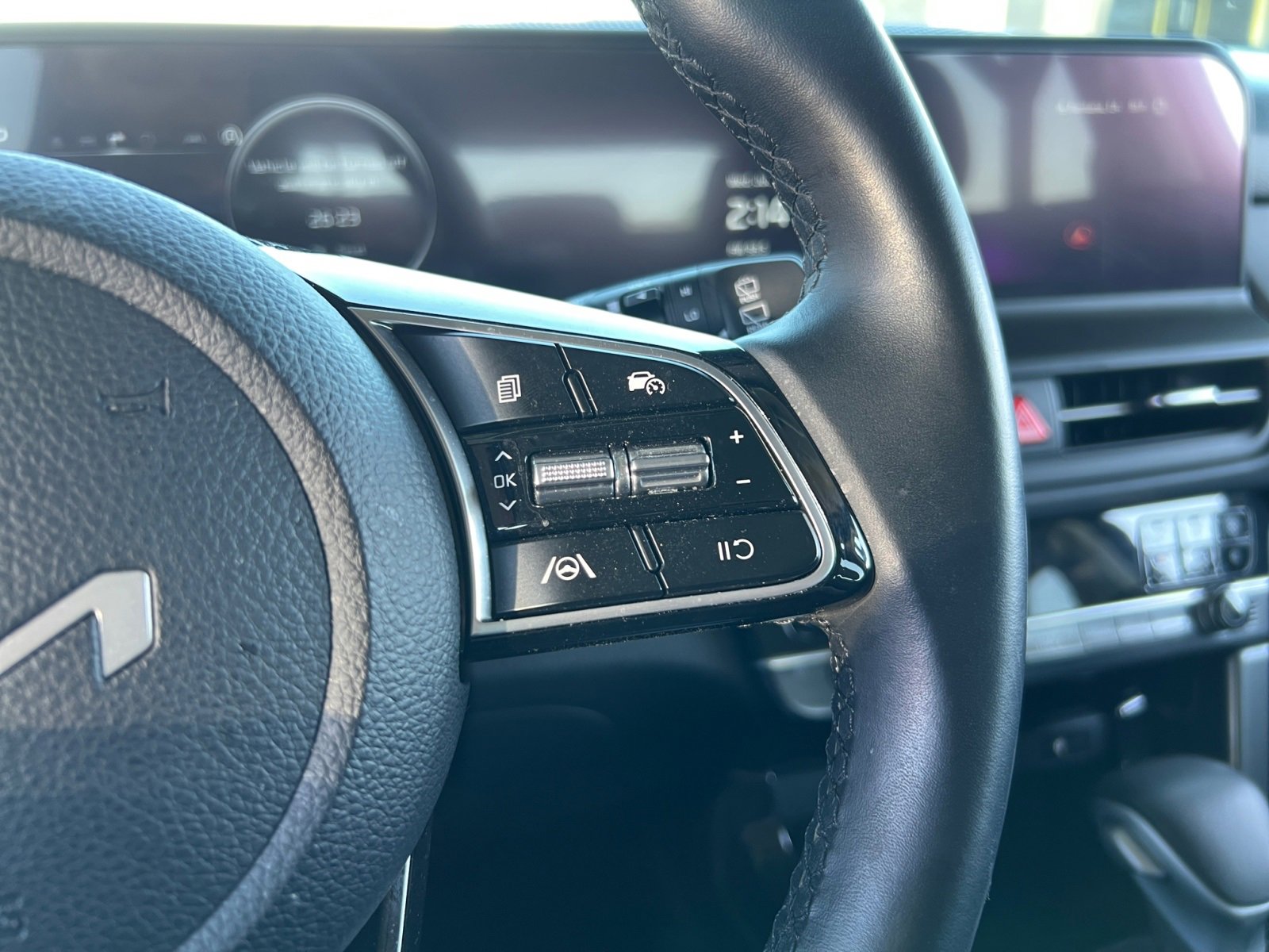 Used 2024 Kia Seltos EX image 21