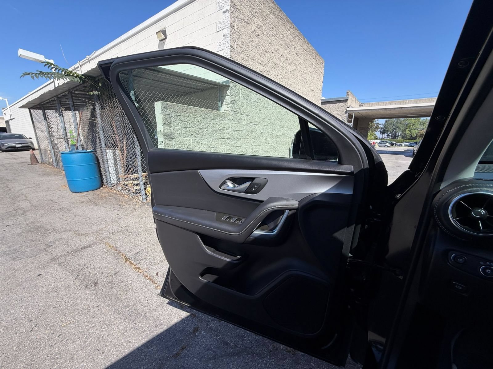 Used 2025 Chevrolet Blazer LT FWD image 18