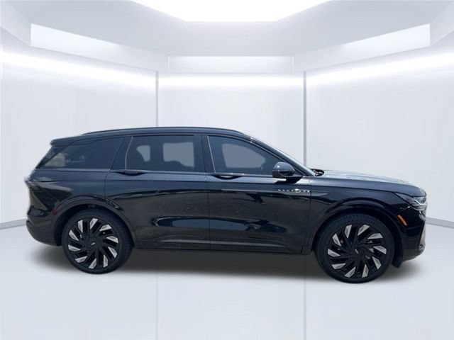 Used 2024 Lincoln Nautilus Reserve w/ Jet Appearance Package (87T) AWD/4WD image 5