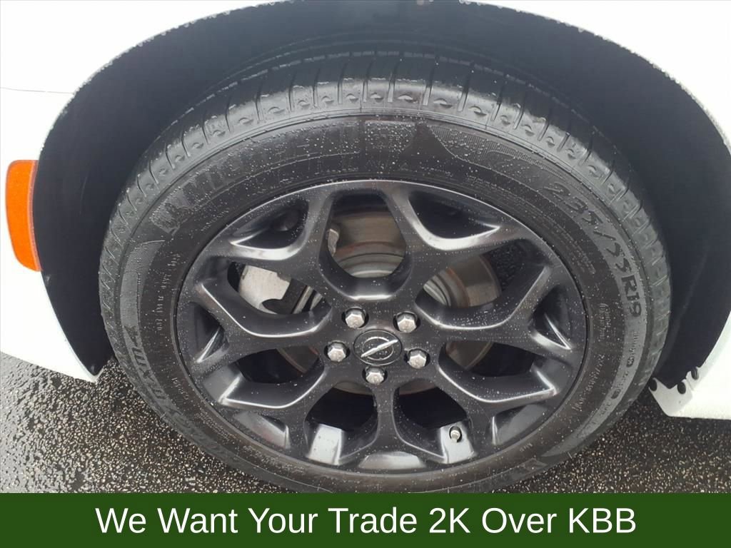 Used 2023 Chrysler 300 Touring L image 23