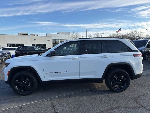 Used 2022 Jeep Grand Cherokee Altitude image 21