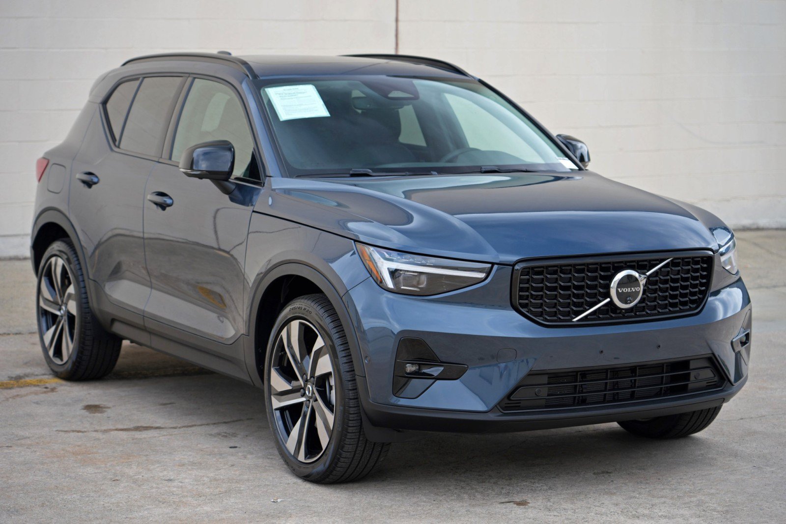 Used 2026 Volvo XC40 B5 Ultra w/ Climate Package AWD/4WD image 56