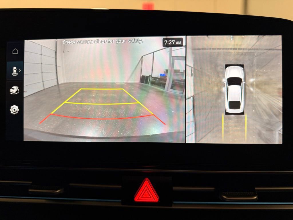 Used 2024 Hyundai Elantra Limited image 24