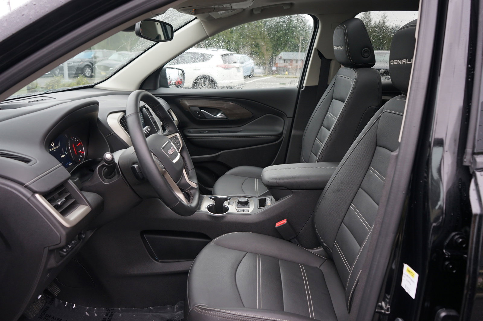 Used 2024 GMC Terrain Denali image 13