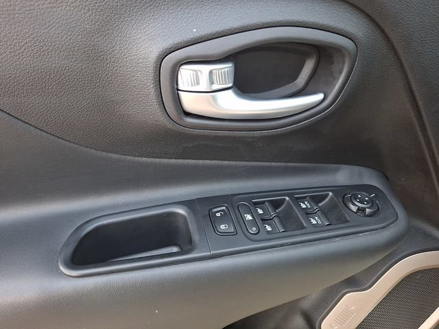 Used 2016 Jeep Renegade Limited AWD/4WD image 13