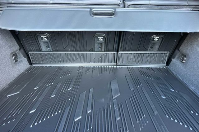 New 2026 Cadillac Lyriq V w/ Exterior Carbon Fiber Package image 15
