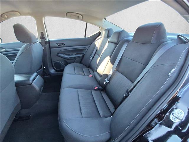 Used 2025 Nissan Altima 2.5 SV FWD image 19