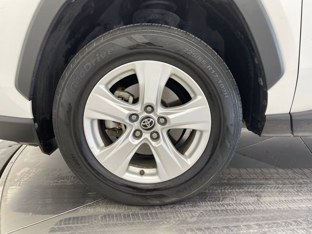 Used 2021 Toyota RAV4 XLE FWD image 10