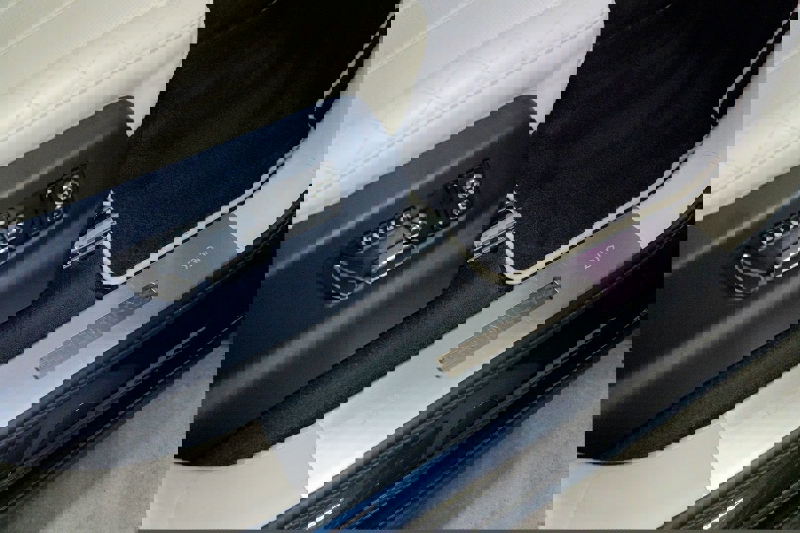 Used 2020 Bentley Bentayga V8 image 41