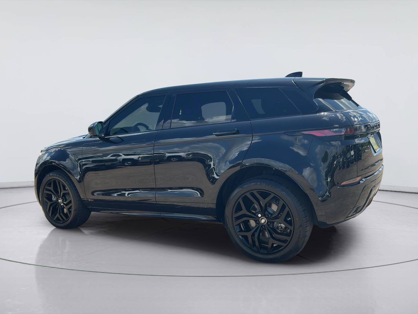 Used 2020 Land Rover Range Rover Evoque R-Dynamic SE AWD/4WD image 4