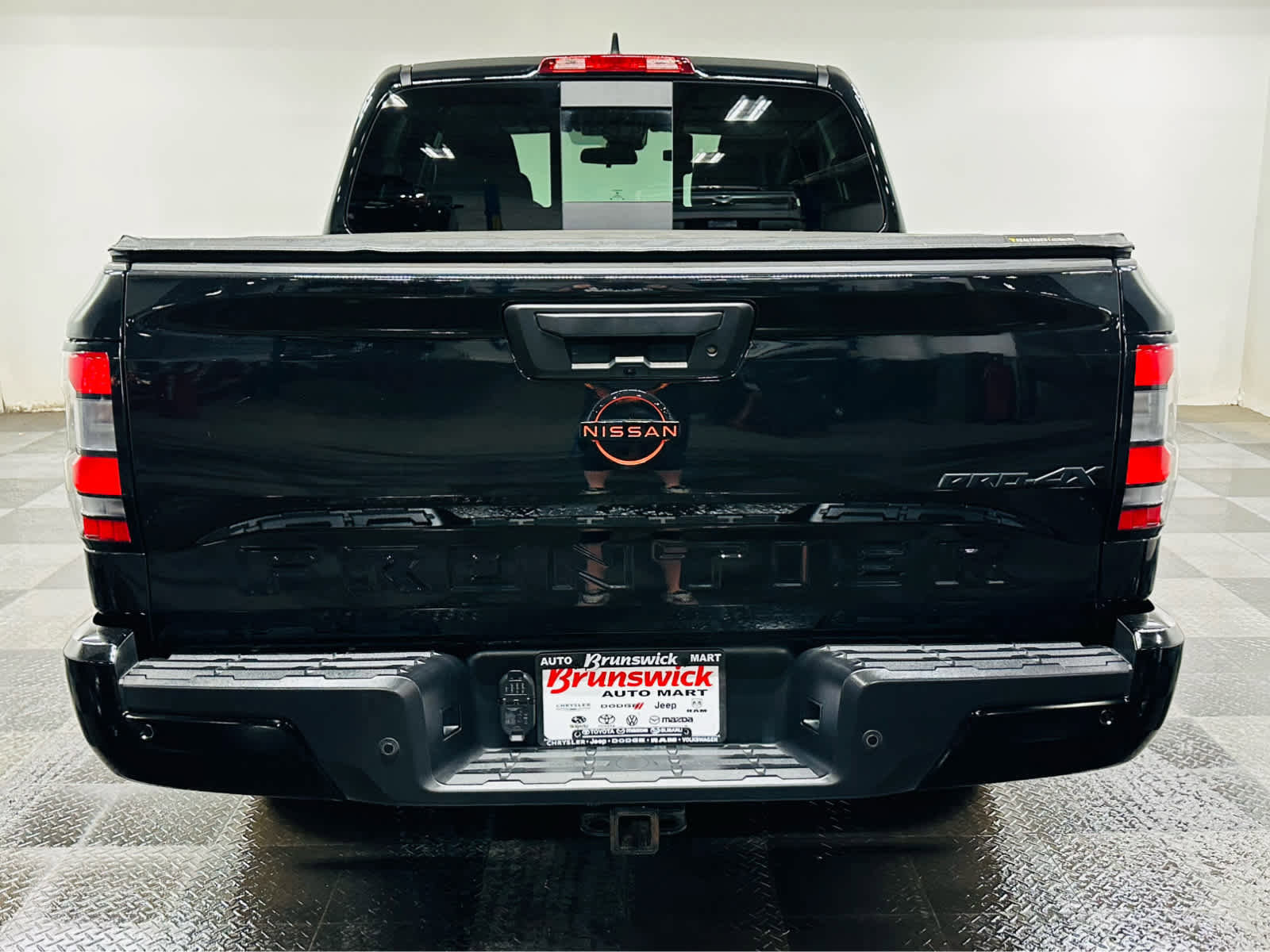 Used 2023 Nissan Frontier PRO-4X w/ Pro Convenience Package image 5