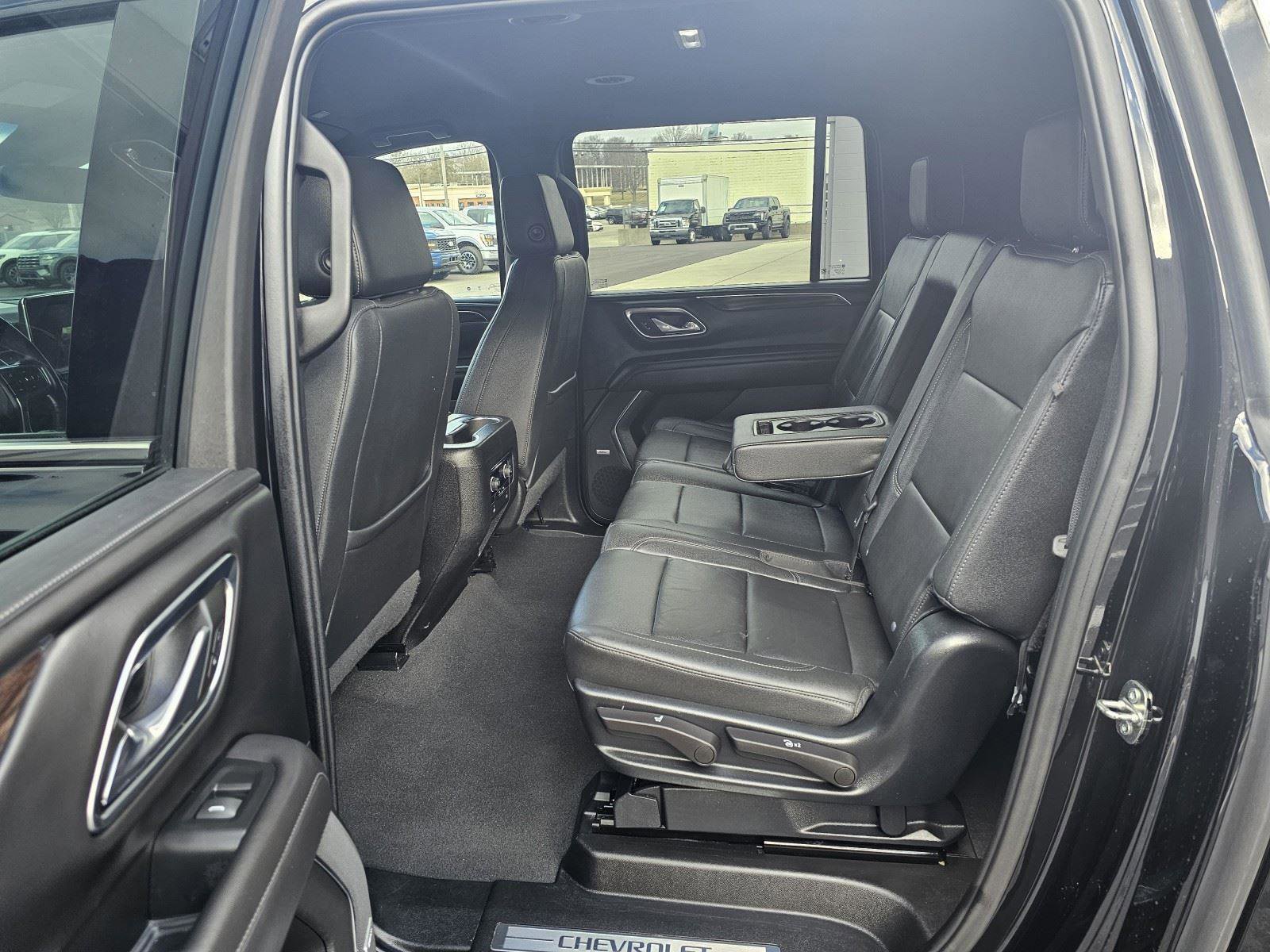 Used 2023 Chevrolet Suburban LT image 15